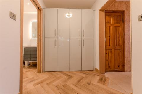 4 bedroom end of terrace house for sale, Palmer Road, Whitnash, Leamington Spa