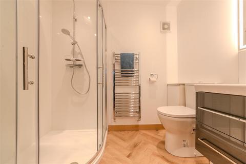 4 bedroom end of terrace house for sale, Palmer Road, Whitnash, Leamington Spa