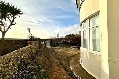 undefined, Marine Drive, Brighton BN2