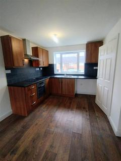 2 bedroom semi-detached house to rent, Wenlock Avenue, Bradmore, Wolverhampton