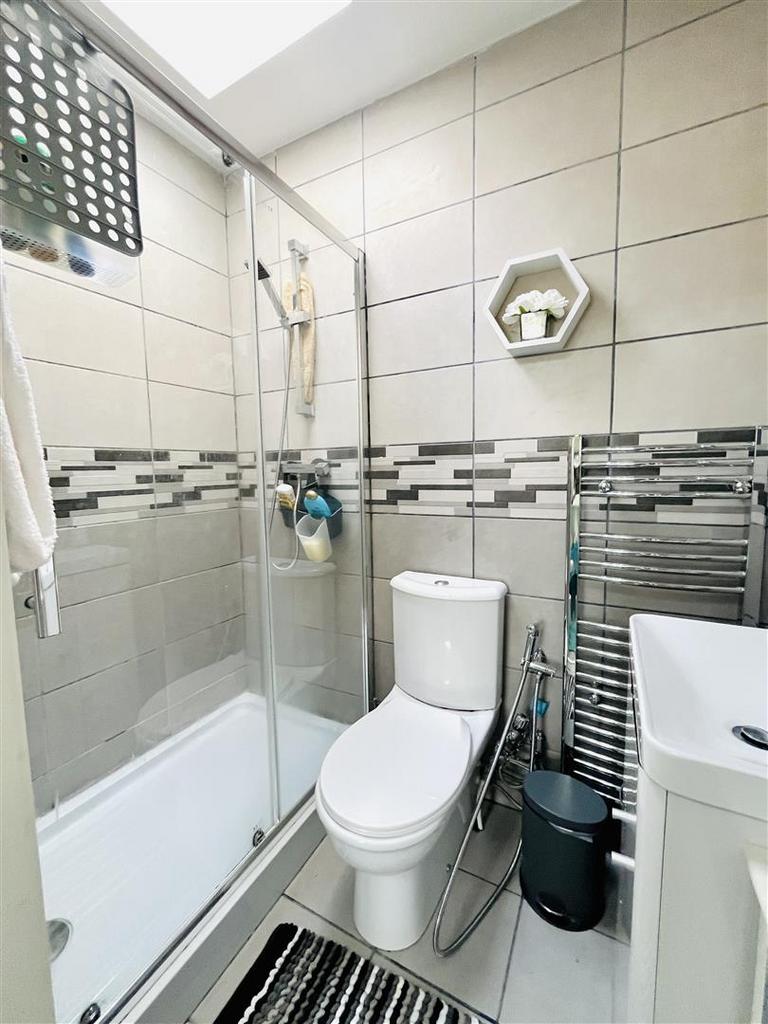 Bed 4 En Suite