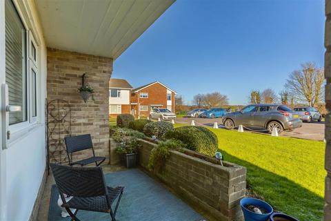 2 bedroom flat for sale, Sea Lane, Ferring, Worthing