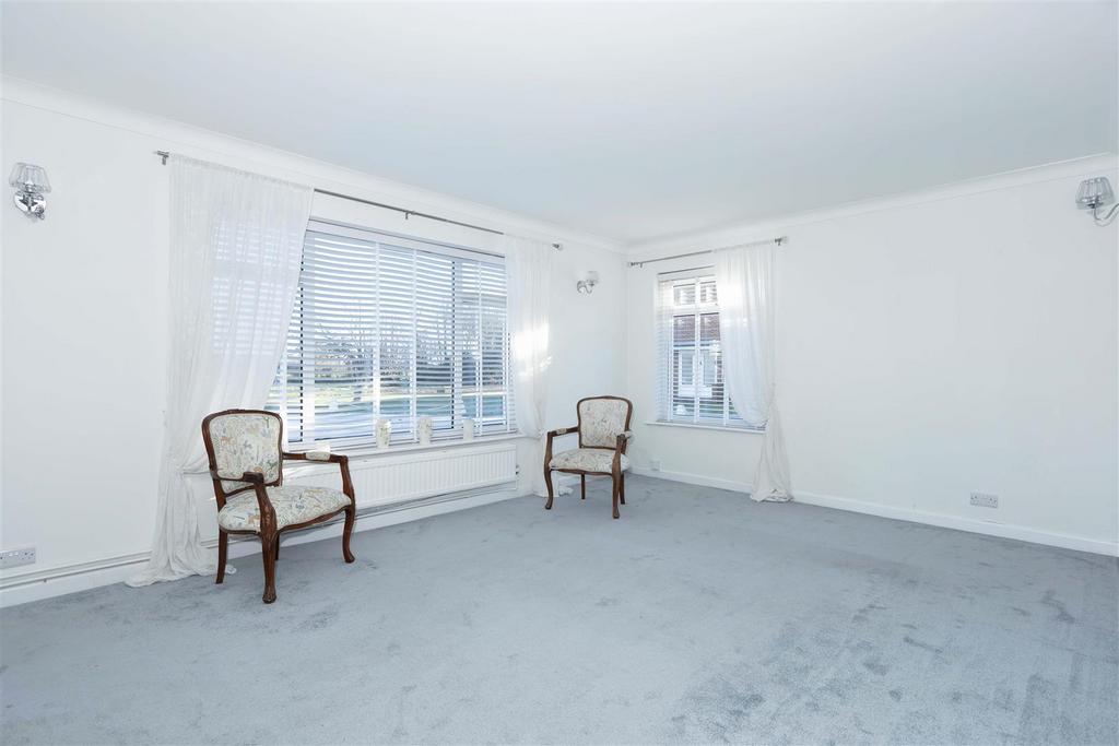 Aubins Court 12.jpg