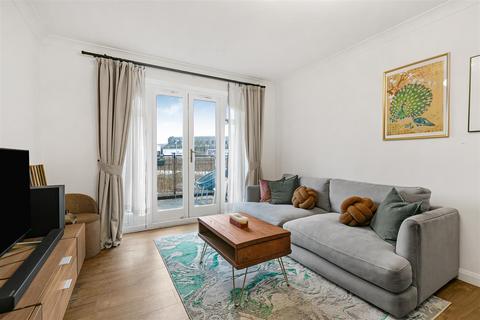 2 bedroom flat for sale, Sopwith Way, Kingston Upon Thames KT2