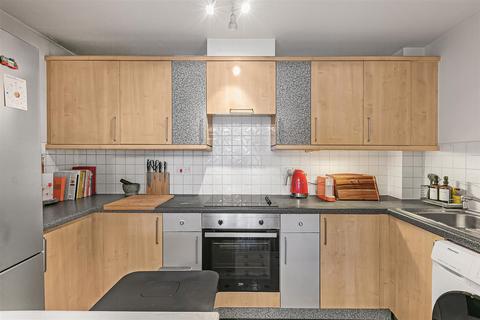 2 bedroom flat for sale, Sopwith Way, Kingston Upon Thames KT2