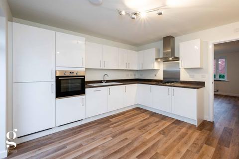 3 bedroom semi-detached house to rent, Hedgerow Way, Holmer, Hereford