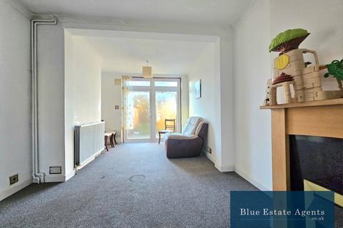 4 bedroom semi-detached house to rent, Ellerdine Road, Hounslow, TW3