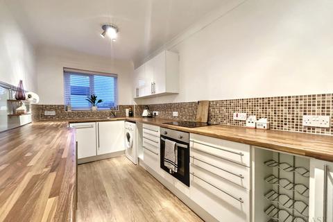 2 bedroom flat for sale, Whitburn Terrace, East Boldon, NE36