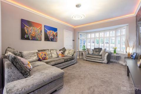 3 bedroom semi-detached house for sale, Lawnswood Avenue, Burntwood, WS7
