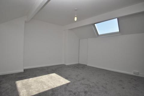 3 bedroom terraced house to rent, Chatsworth Road, Harrogate, North Yorkshire, HG1 5HS