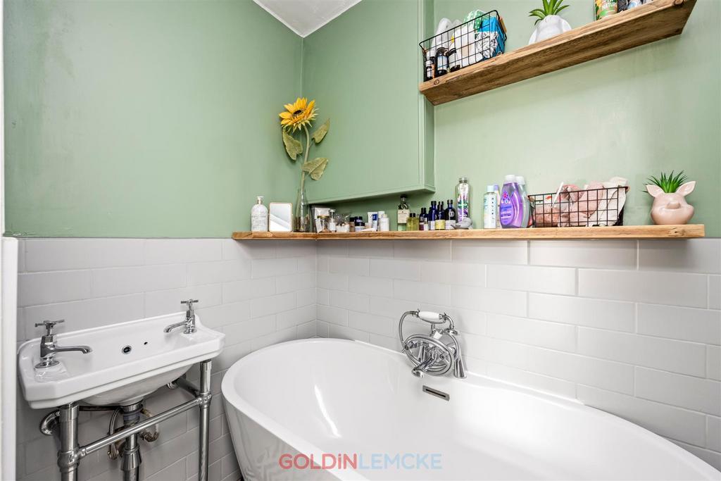 En Suite Bathroom