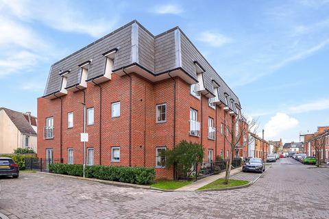 2 bedroom flat for sale, Scotts Road, Bromley