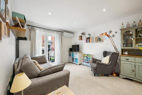 2 bedroom flat for sale, Scotts Road, Bromley