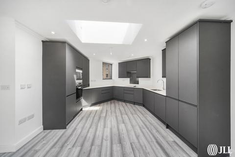3 bedroom apartment to rent, Woodberry Grove London N4