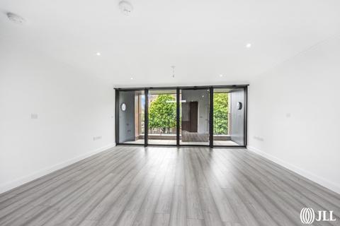 3 bedroom apartment to rent, Woodberry Grove London N4