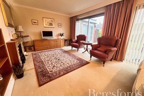 3 bedroom semi-detached house for sale, Further Meadow, Writtle, CM1