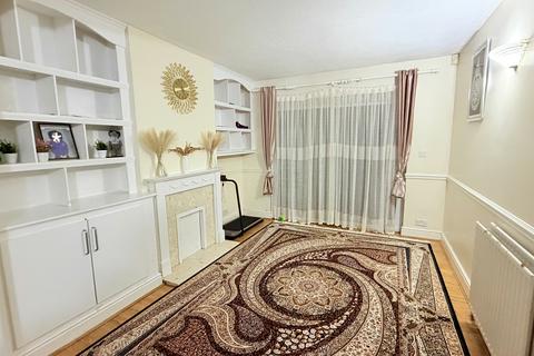 3 bedroom terraced house for sale, St. Marys Walk, Hayes UB3