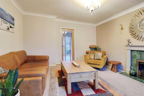 3 bedroom semi-detached house for sale, Gowy Close, Alsager