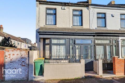 3 bedroom end of terrace house for sale, St Olaves Road, London