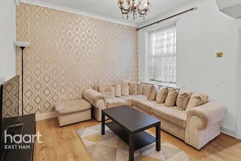 3 bedroom end of terrace house for sale, St Olaves Road, London