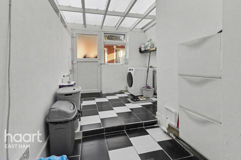 3 bedroom end of terrace house for sale, St Olaves Road, London