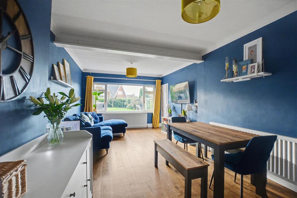 Sitting/Dining Room