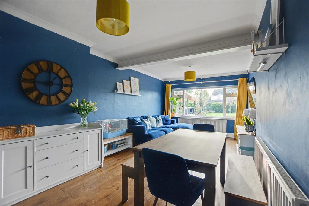 Sitting/Dining Room