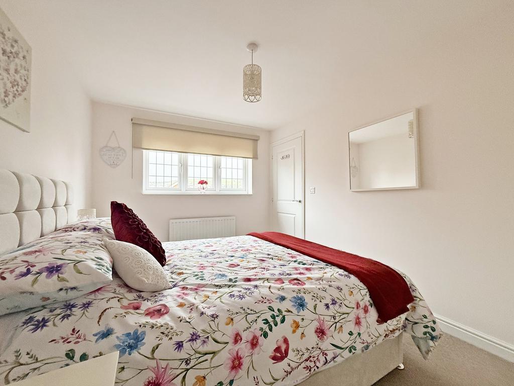 Sitting Room/Bedroom 5