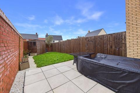 2 bedroom end of terrace house for sale, Hexham Street, Towcester, NN12