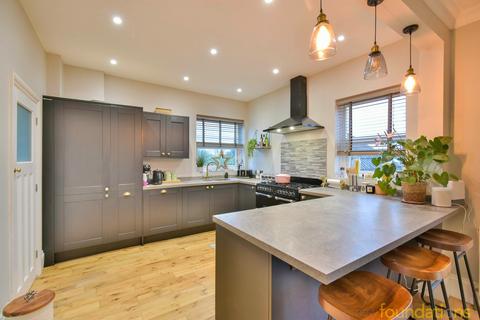 4 bedroom detached house for sale, Barrack Road, Bexhill-on-Sea, TN40
