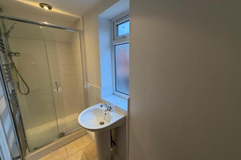 2 bedroom flat to rent, Greenhill Lane, Riddings, Alfreton
