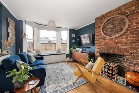2 bedroom flat for sale, Deerbrook Road, Herne Hill, London, SE24