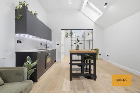 1 bedroom apartment for sale, Clifford Road, London E17
