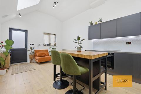 1 bedroom apartment for sale, Clifford Road, London E17