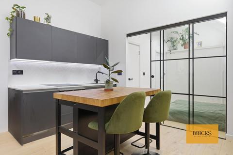 1 bedroom apartment for sale, Clifford Road, London E17