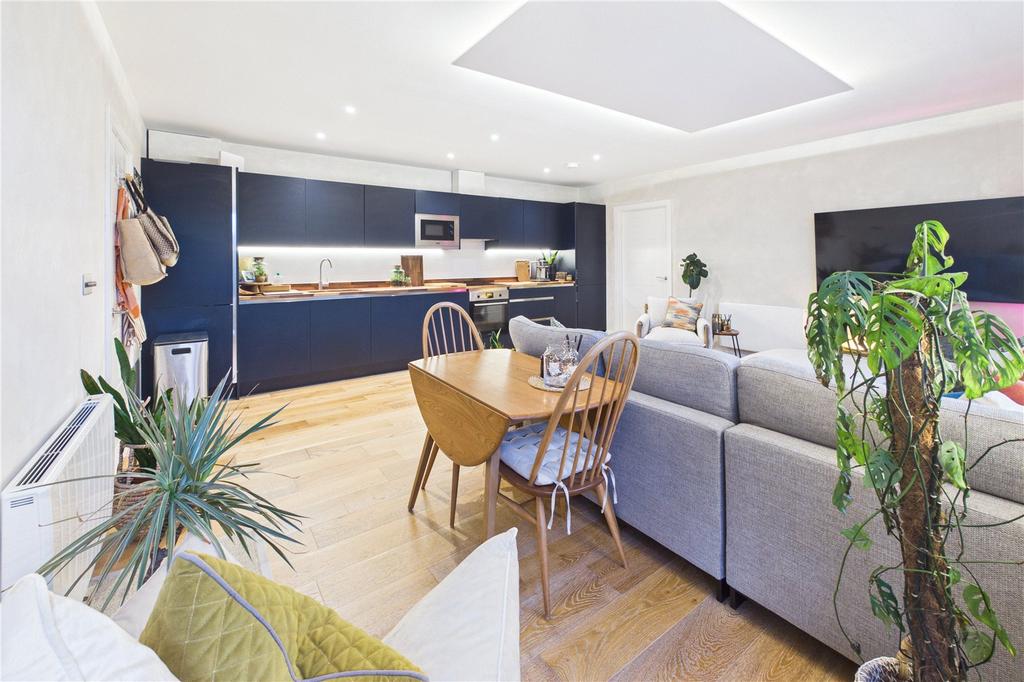Kitchen/ Dining Room