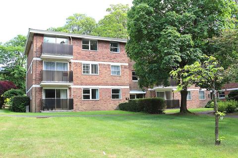 3 bedroom apartment for sale, Rapallo Close, Farnborough GU14