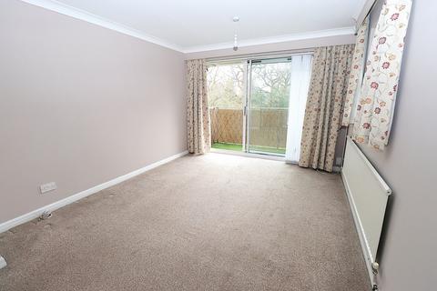3 bedroom apartment for sale, Rapallo Close, Farnborough GU14