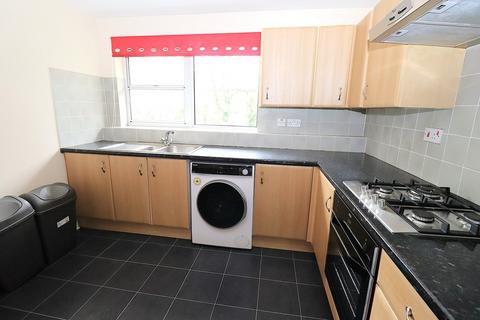 3 bedroom apartment for sale, Rapallo Close, Farnborough GU14