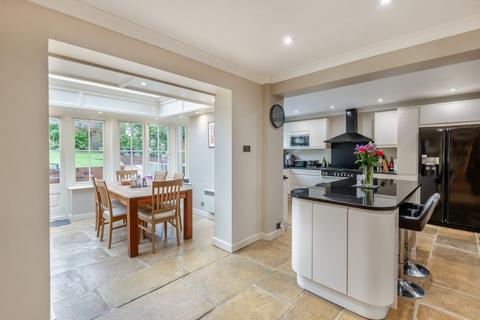 5 bedroom detached house for sale, Robin Way, Cuffley EN6