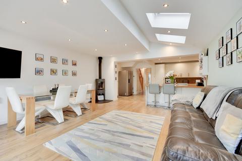 4 bedroom semi-detached house for sale, Chelmer Avenue, Little Waltham