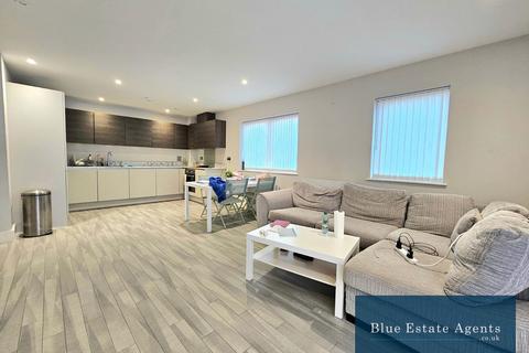 2 bedroom flat to rent, Stoke Road, Slough, SL2
