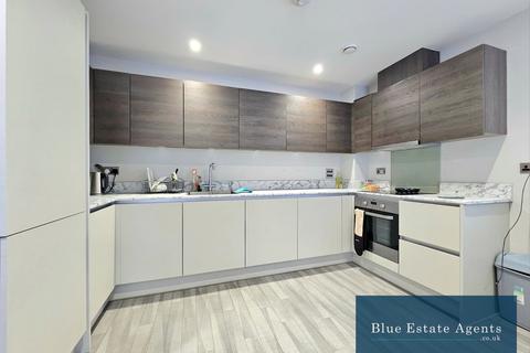 2 bedroom flat to rent, Stoke Road, Slough, SL2