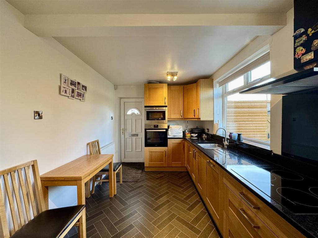 Dining kitchen