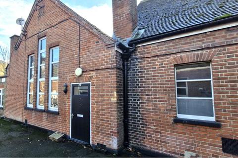 2 bedroom apartment to rent, Uplands Close, London, SE18