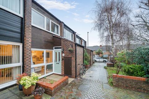 Fulwood Walk, London SW19