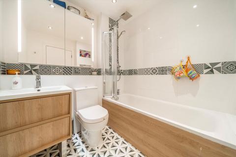 3 bedroom terraced house for sale, Sarum Terrace, London E3