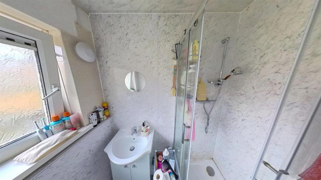 Shower room.jpg