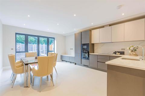 2 bedroom terraced house for sale, North Drive, Hounslow TW3