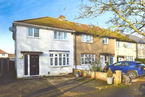 3 bedroom house to rent, Harvey Road, London Colney, AL2
